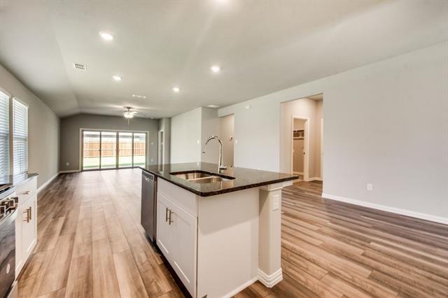 Building Photo - 605 Cedar Springs Dr