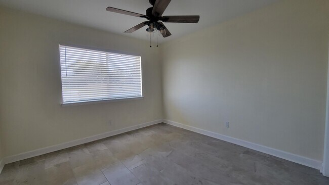 Building Photo - 726 Eglin Pkwy