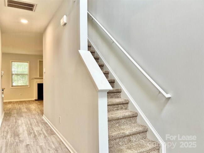 Building Photo - 5717 Lindley Crescent Dr
