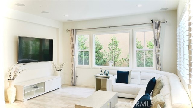 Building Photo - 358 Pinnacle Dr