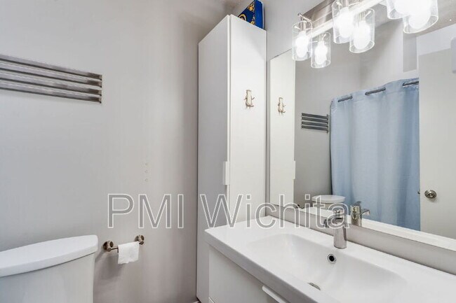 Building Photo - 10034 Bayley Ct