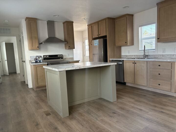 Building Photo - 2060 N Center St