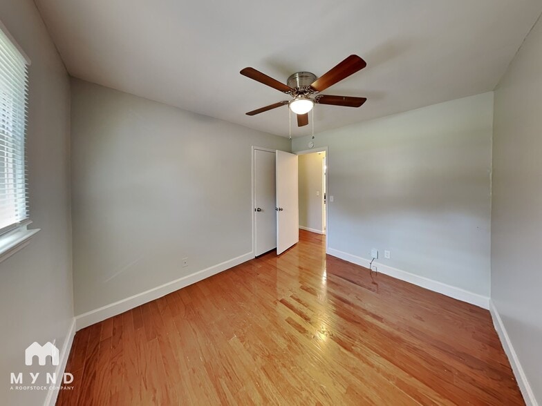 Building Photo - 3975 Hilltop Rd SE