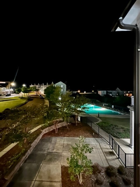 Building Photo - 206 Town Center Dr
