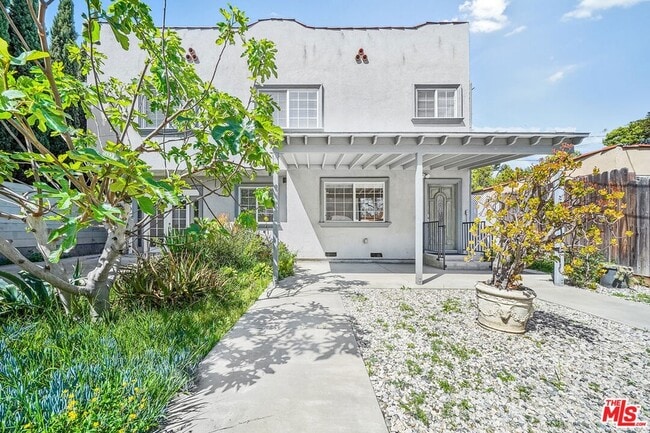 Building Photo - 741 N Las Palmas Ave
