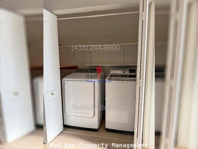 Building Photo - 1380 Single Family Home