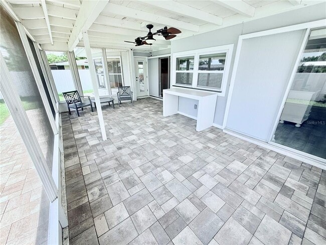 Building Photo - 6841 Roxbury Dr
