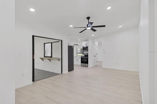 Building Photo - 948 Andrews Ave NW