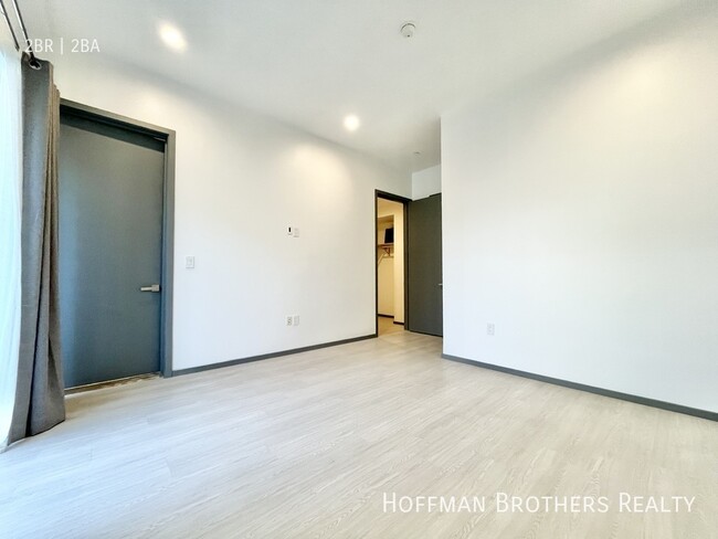 Building Photo - 1065 S Wooster St