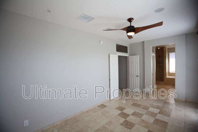 Building Photo - 7704 E Journey Ln