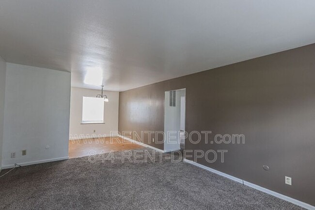 Building Photo - 2841 Ravenswood Dr