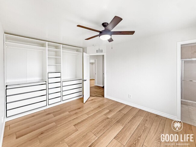 Building Photo - Upgraded 3BR/2BA Home with Garage, Driveway & Large Backyard – Paradise Hills!