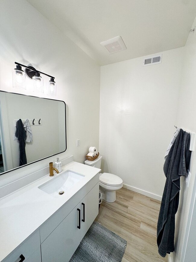 Building Photo - Beautiful Condo For Rent In Rexburg!