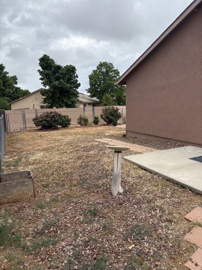 Building Photo - 4565 N Carla Vista Dr