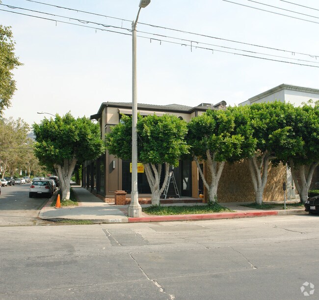 Primary Photo - 714-716 N Alfred St