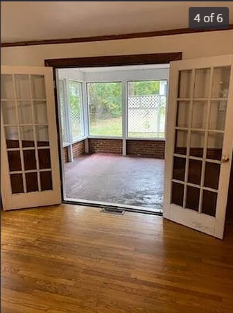 Building Photo - 108 Pine St