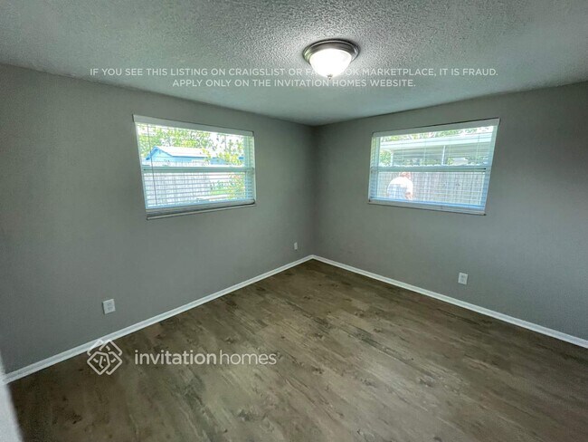 Building Photo - 9120 Crabtree Ln