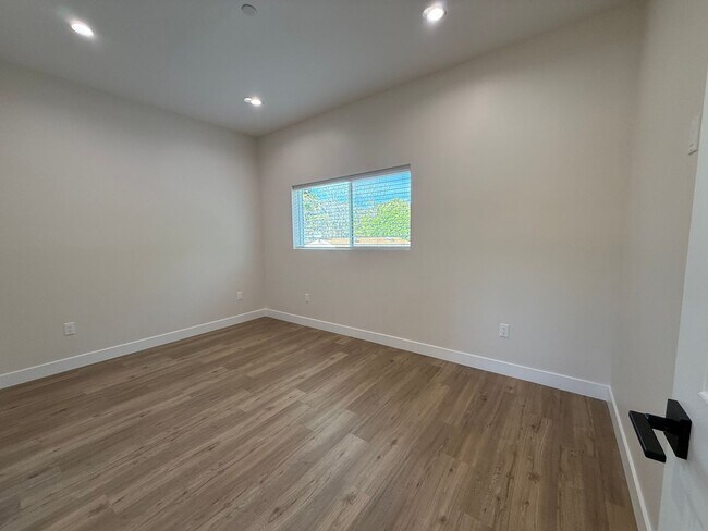 Building Photo - All solar new construction 3/3 house