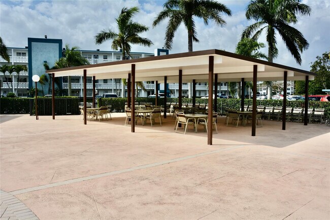 Building Photo - 4070 Exeter