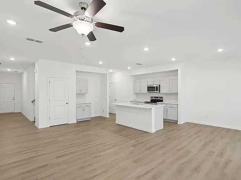Building Photo - 5365 Frontier Ct