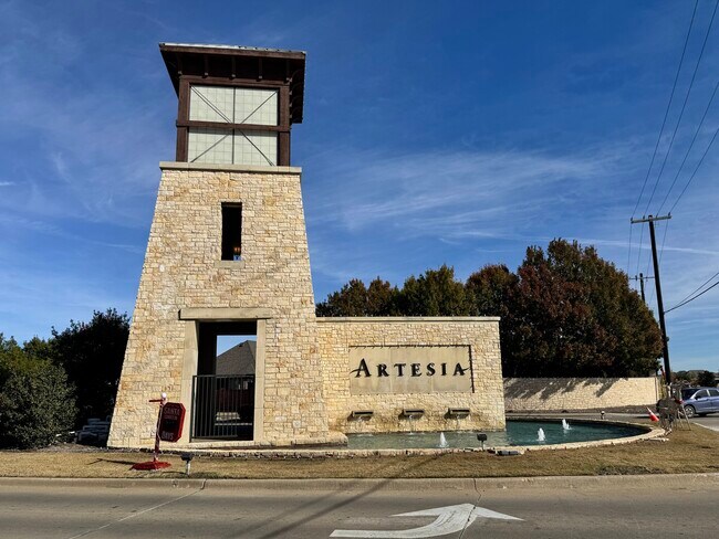 Building Photo - 15609 Canyon Ridge