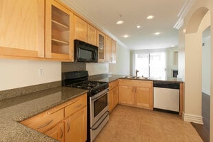 Building Photo - 10355 Riverside Dr