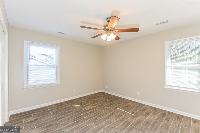 Building Photo - 110 Fairfield Dr