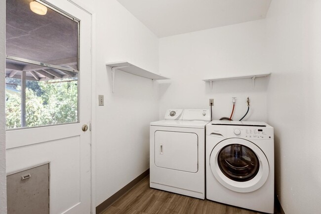 Building Photo - 1708-1710 Alameda Avenue