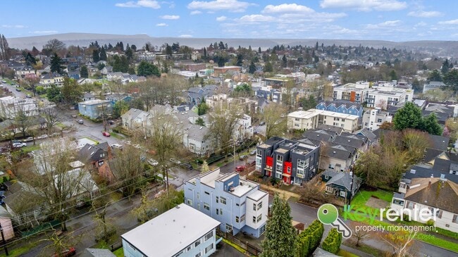 Building Photo - Comfort and Character Meet in This Seattle Retreat