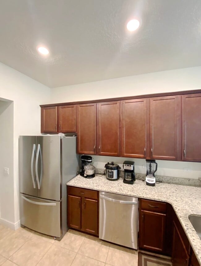 Building Photo - 8559 Crescendo Ave