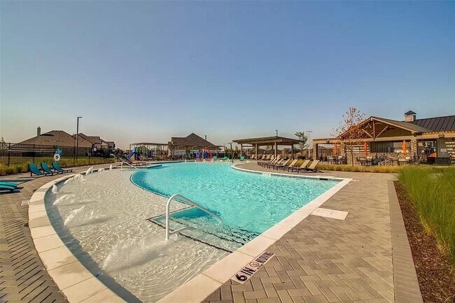 Building Photo - 6221 Hightower St