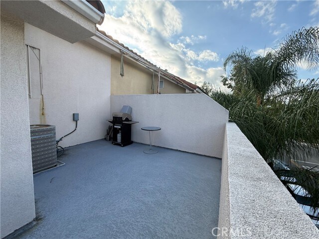 Building Photo - 574 E Palm Ave