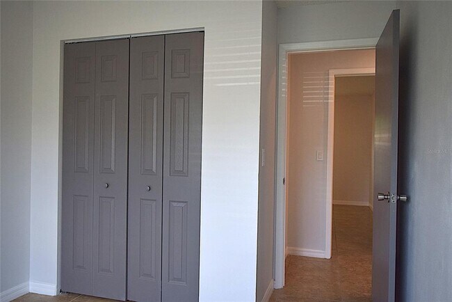 Building Photo - 1242 Mohrlake Dr