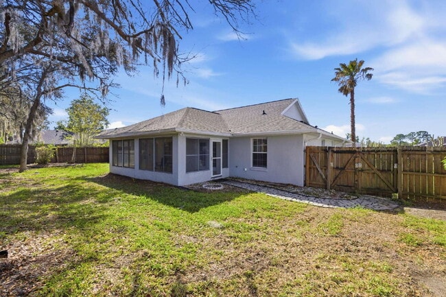 Building Photo - Spacious 3BR/2BA pet friendly home with a fenced backyard and oversized patio