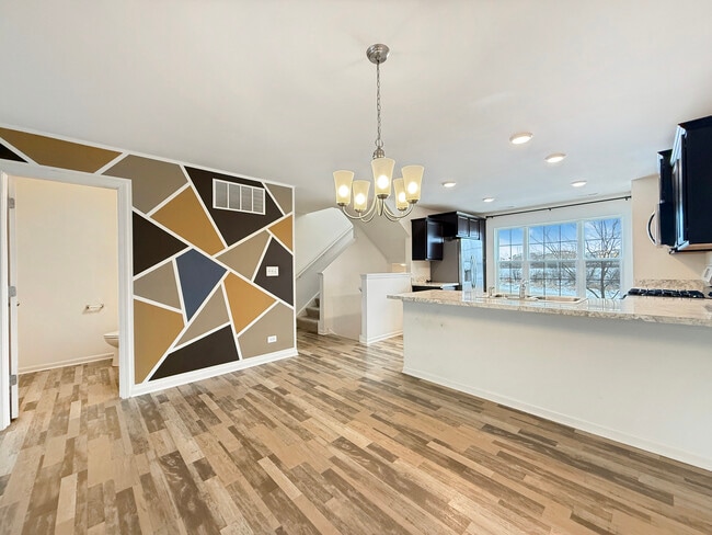 Building Photo - 2385 Upland Rd