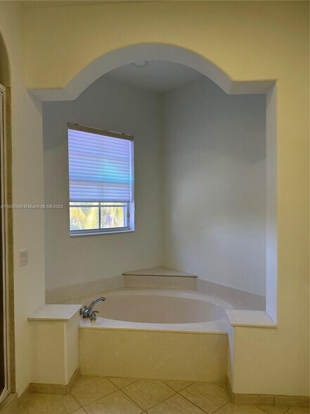 Building Photo - 11388 NW 68th St
