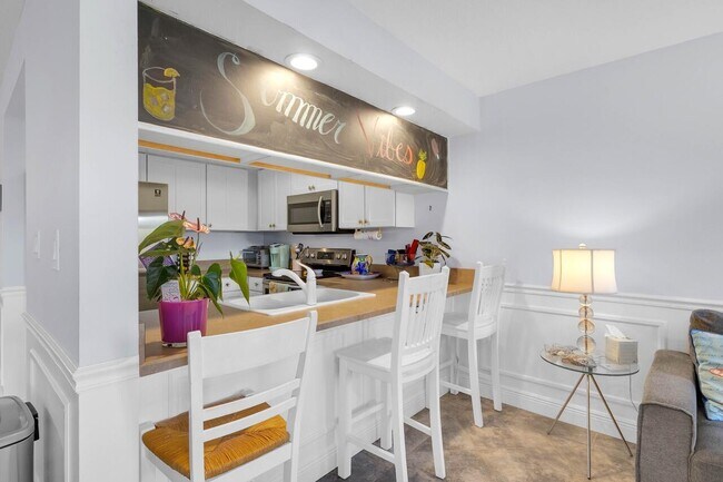 Building Photo - 4949 N Hwy A1A