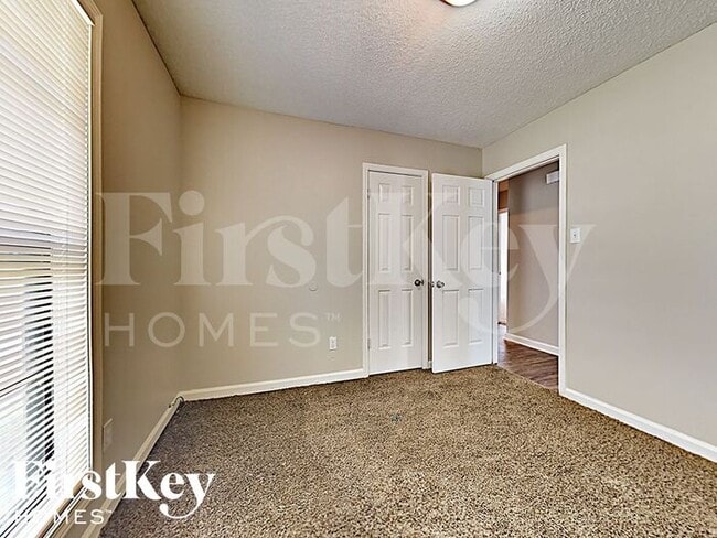 Building Photo - 5961 Wedgewood Cove