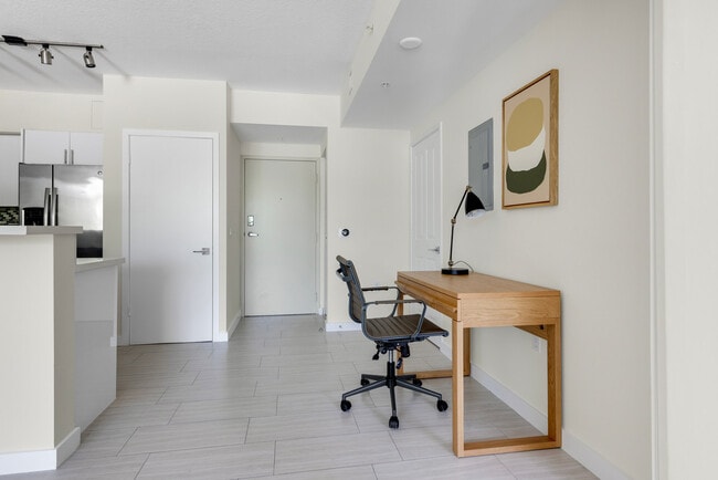 Building Photo - 601 NE 39th St