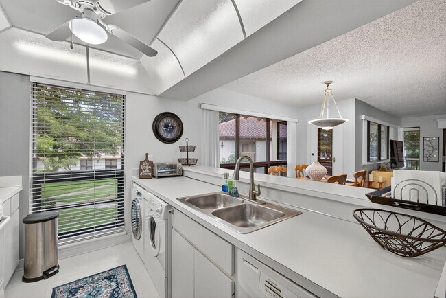 Building Photo - 134 Brackenwood Rd