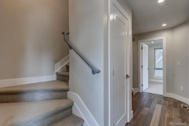 Building Photo - Cherry Creek Townhome - 4 Bed, 4 Bath, Detached Garage