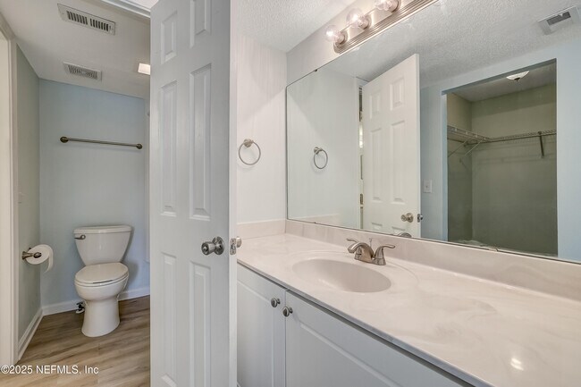 Building Photo - 6561 Mission Ct