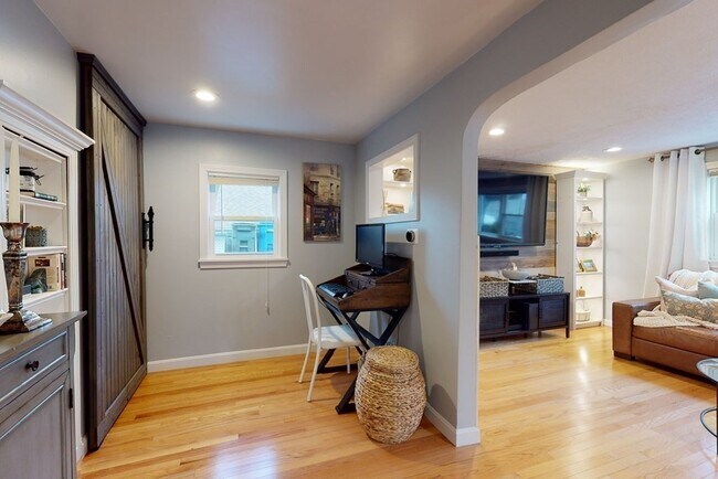 Building Photo - 37 Marivista Ave