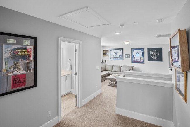 Building Photo - Stunning 4 bedroom 2.5 bath home located in Hampstead Wyndwater Community