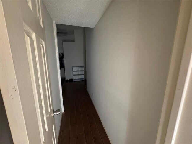 Building Photo - 2510 San Gabriel St