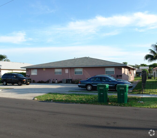 Primary Photo - 5311-5317 NW 22nd St
