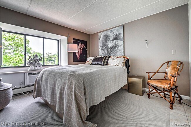 Building Photo - 35300 Woodward Ave