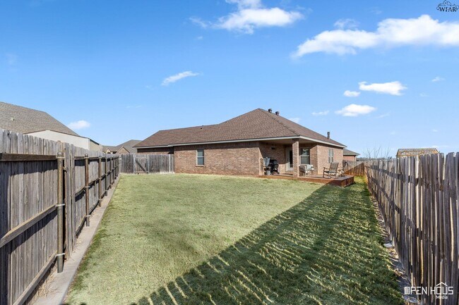 Building Photo - 7 Freedom Cir