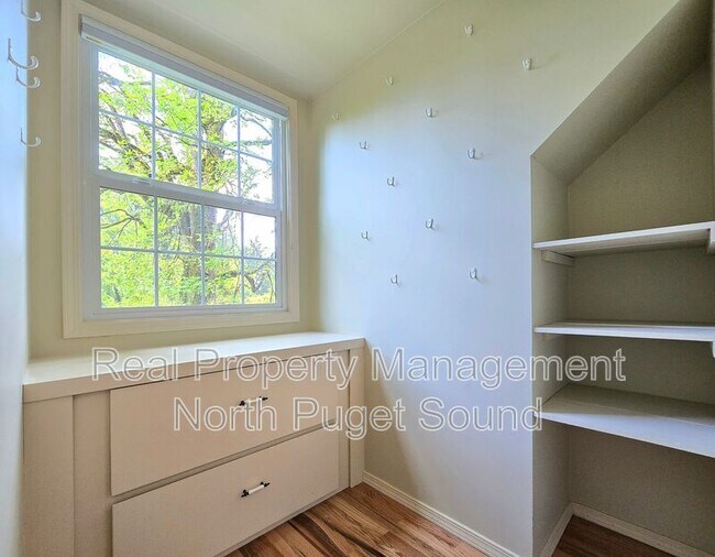 Building Photo - 18213 157th Ave NE