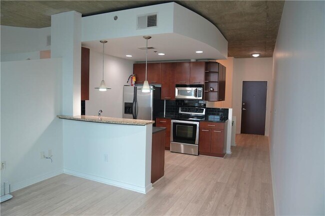 Building Photo - 3324 Peachtree Rd